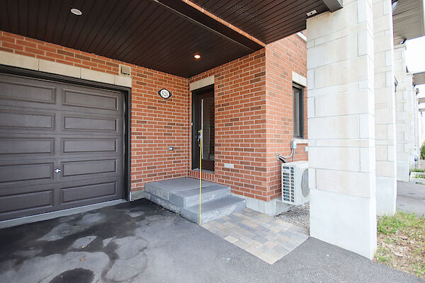 Ottawa 2 bedrooms Townhouse for rent. Property photo: 537478-2