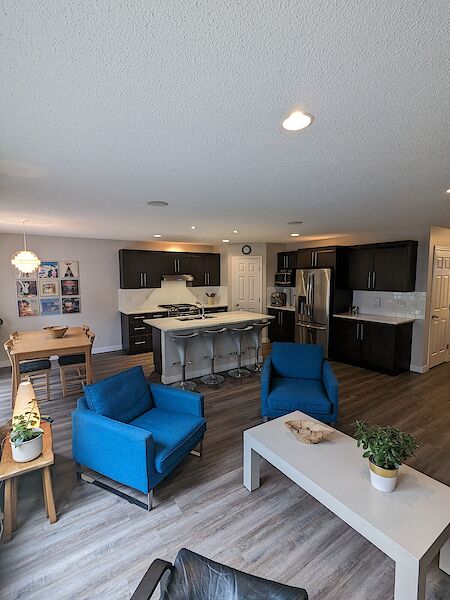 Calgary 4 + Den bedrooms House for rent. Property photo: 537490-3