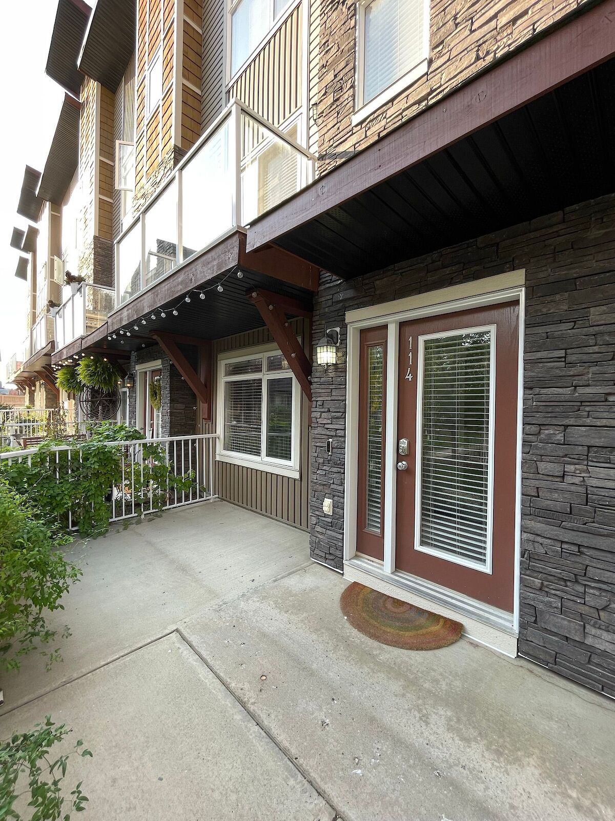 Calgary 2 + Den bedrooms Townhouse for rent. Property photo: 537665-1