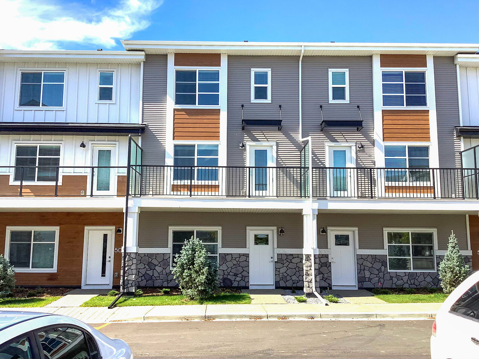 Calgary 3 + Den bedrooms Townhouse for rent. Property photo: 538149-1