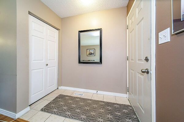 Edmonton 2 bedrooms Main Floor for rent. Property photo: 538399-3