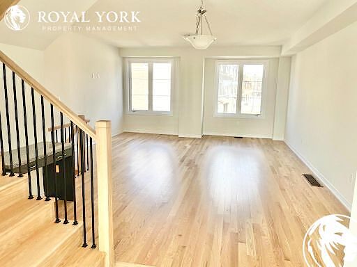 Brampton 4 bedrooms Townhouse for rent. Property photo: 538445-2