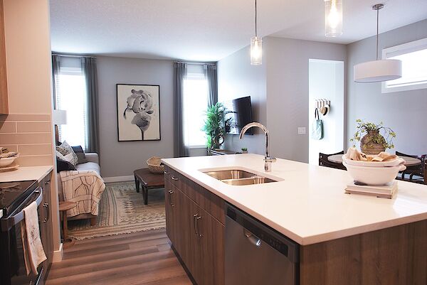Calgary 4 + Den bedrooms Duplex for rent. Property photo: 538624-2