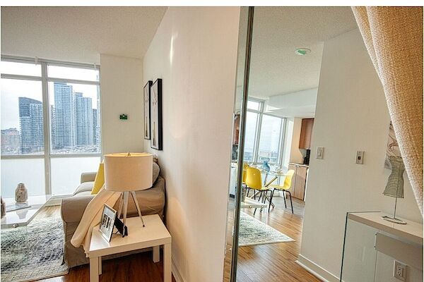 Toronto 1 bedroom Condo Unit for rent. Property photo: 538788-3