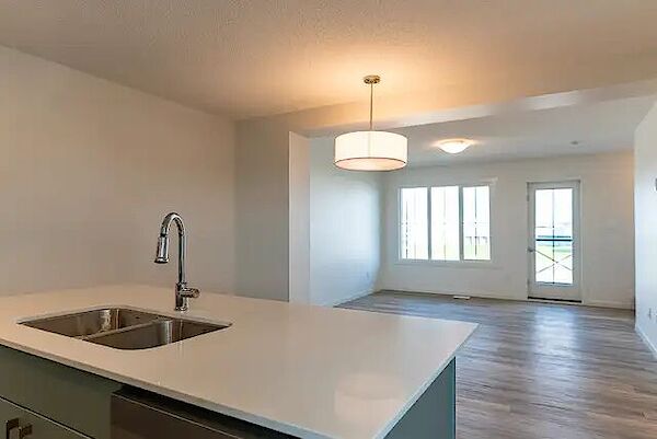 St. Albert 3 bedrooms Townhouse for rent. Property photo: 538923-3