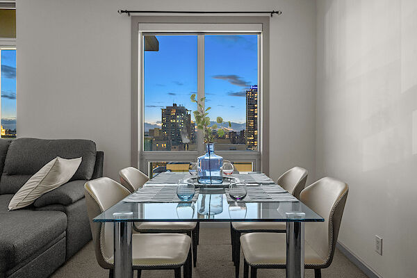 Calgary 2 bedrooms Condo Unit for rent. Property photo: 538950-2