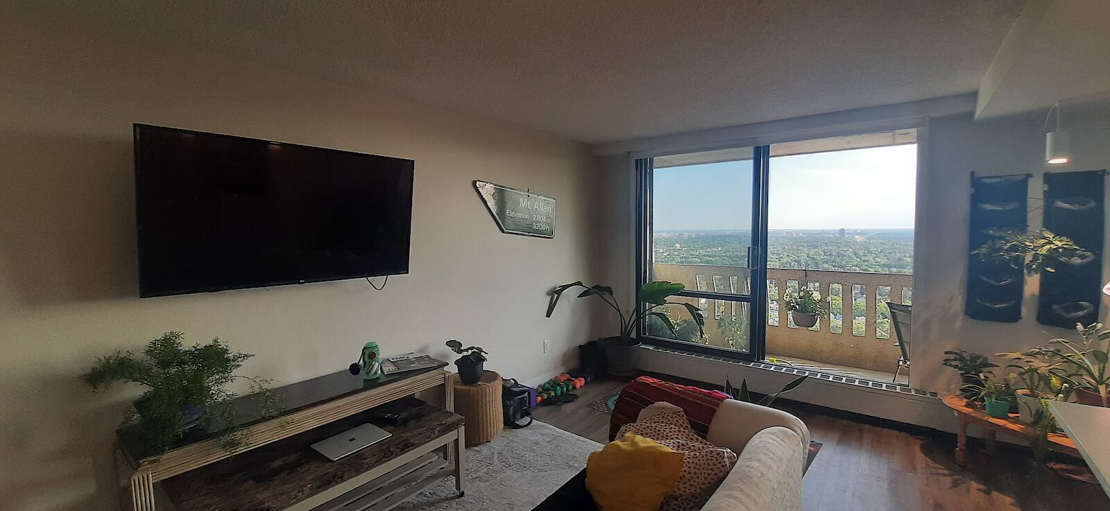 Edmonton 1 bedroom Room For Rent for rent. Property photo: 539366-1