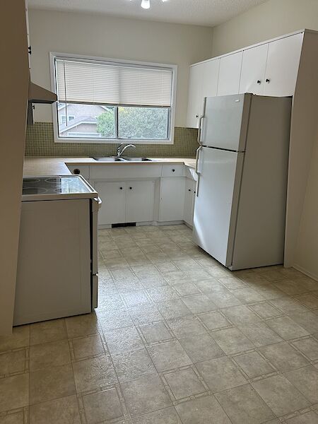 Edmonton 2 bedrooms Condo Unit for rent. Property photo: 539436-2