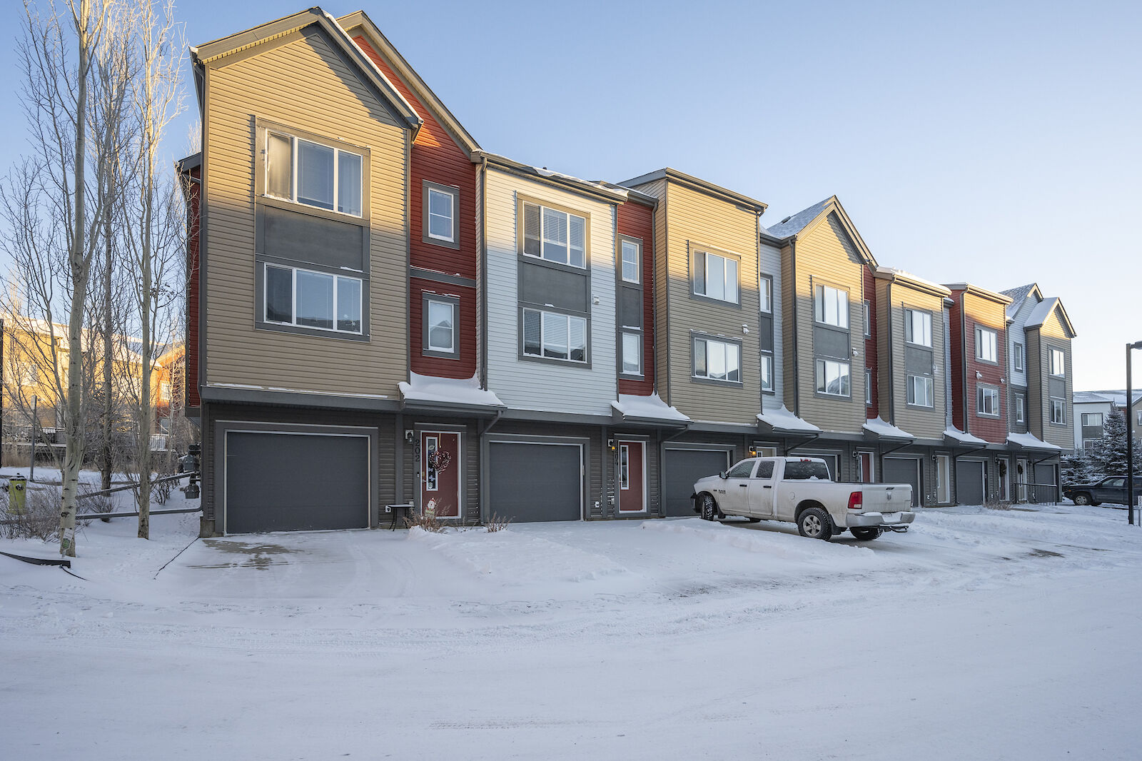 Calgary Townhouse For Rent Copperfield MODERN BRIGHT UPDATED