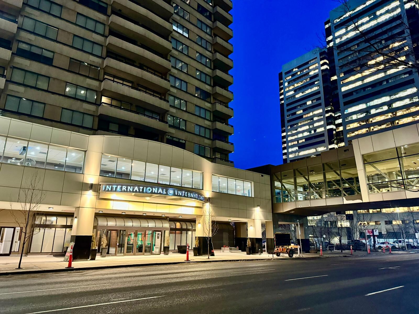 Calgary Pet Friendly Condo Unit For Rent Downtown 1 Big Room Size   9654194.v.2e2737f48293392cf84f4aeb60be96ad 