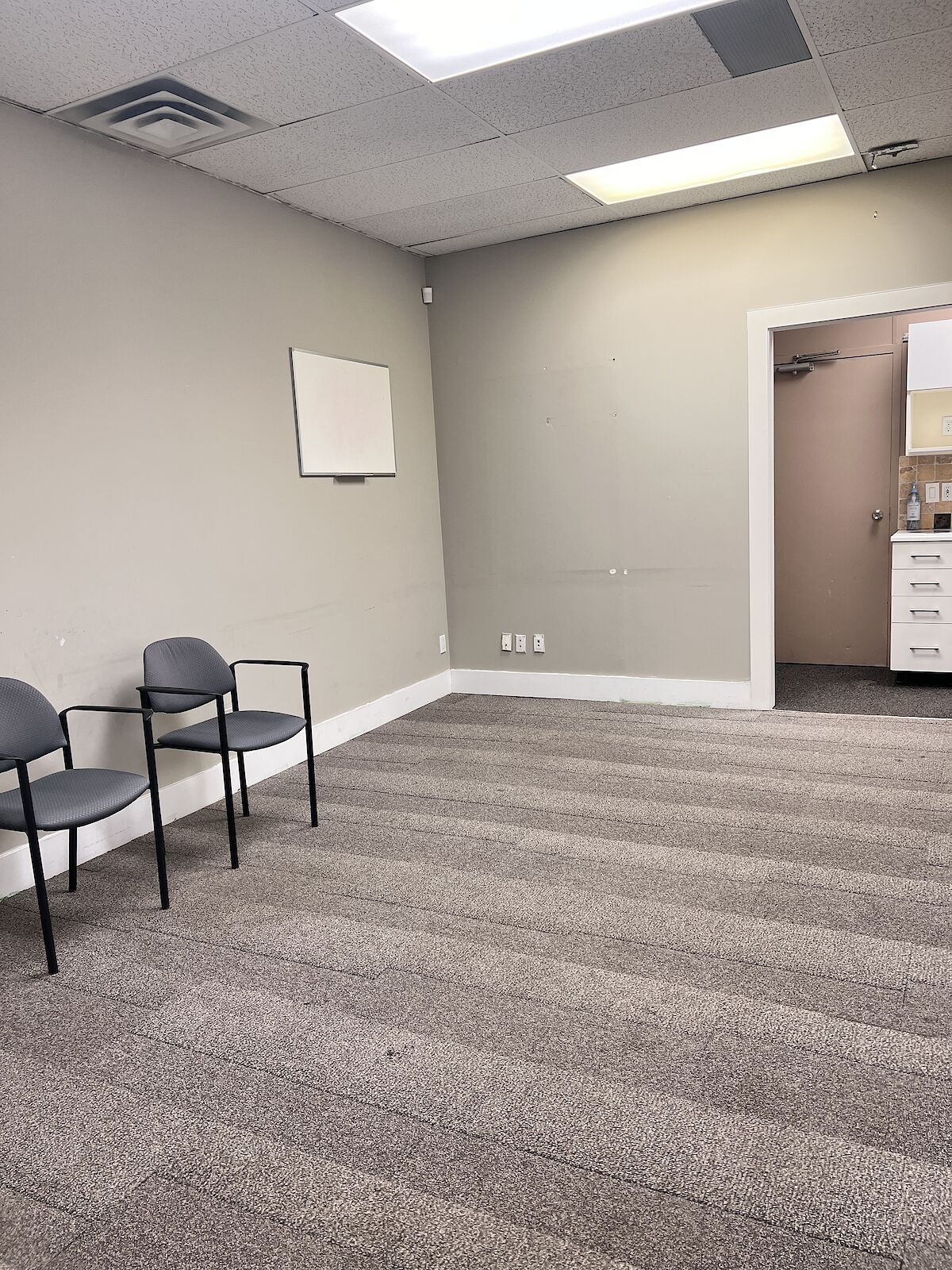 Calgary  bedrooms Office Space for rent. Property photo: 555961-1