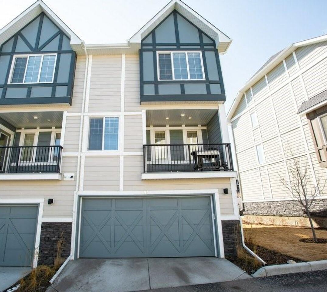 Calgary Pet Friendly Townhouse For Rent Nolan Hill LUXURY DOUBLE