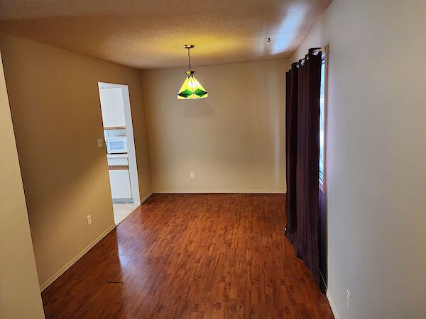 Edmonton Pet Friendly Townhouse For Rent | Balwin | A cozy newly ...