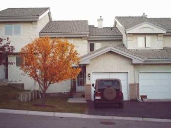 Calgary 2 bedrooms Townhouse for rent. Property photo: 562-1