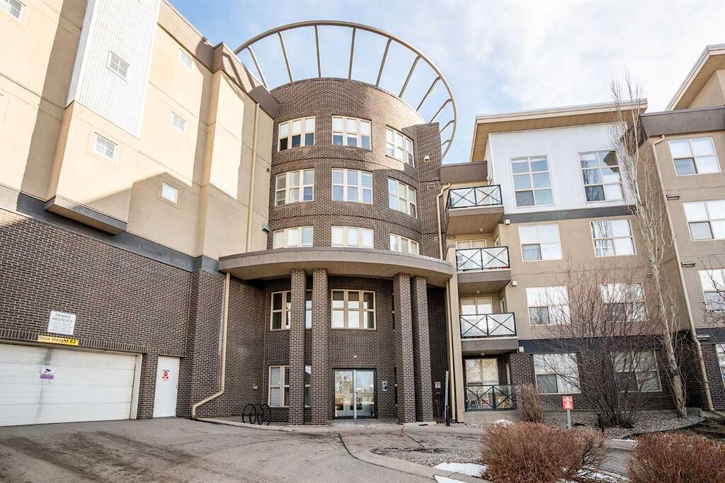 Calgary Pet Friendly Condo Unit For Rent | Arbour Lake | 2 Bed + Den, 2 ...