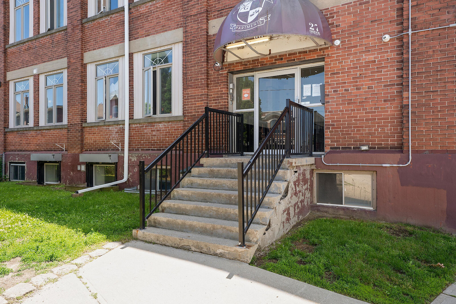 Brantford Pet Friendly Apartment For Rent | 27 Bridge St | ID 563654 ...