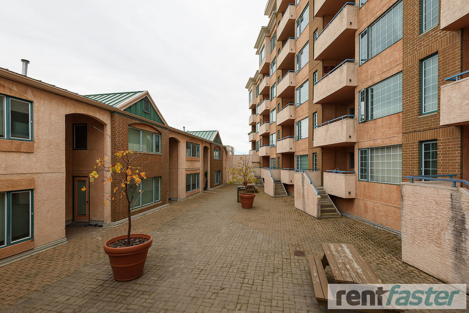 Calgary 2 bedrooms Condo Unit for rent. Property photo: 5766-1