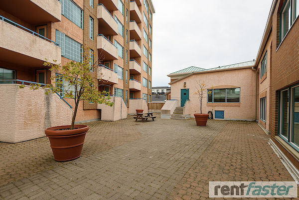 Calgary 2 bedrooms Condo Unit for rent. Property photo: 5766-3