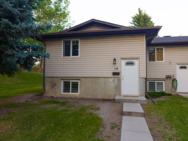 Calgary 3 bedrooms Townhouse for rent. Property photo: 576626-2