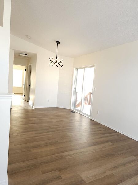 Calgary 4 bedrooms House for rent. Property photo: 594830-3