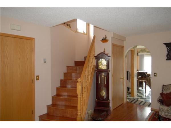 Calgary 3 bedrooms House for rent. Property photo: 61277-2