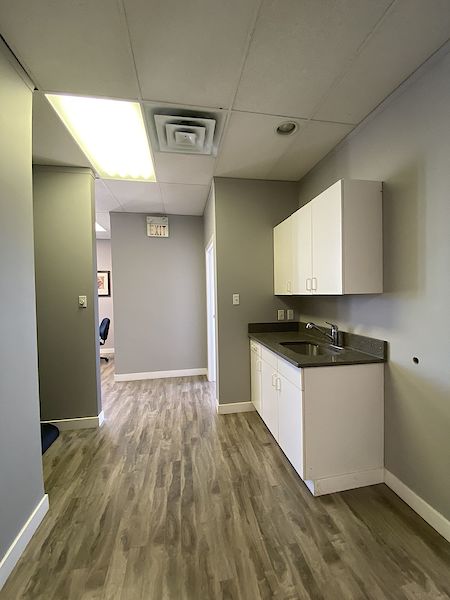 Calgary 3 bedrooms Office Space for rent. Property photo: 71246-3
