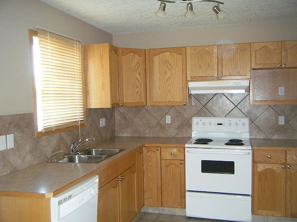 Okotoks 3 bedrooms House for rent. Property photo: 71463-3