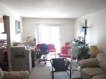 Calgary 3 bedrooms Townhouse for rent. Property photo: 7399-2