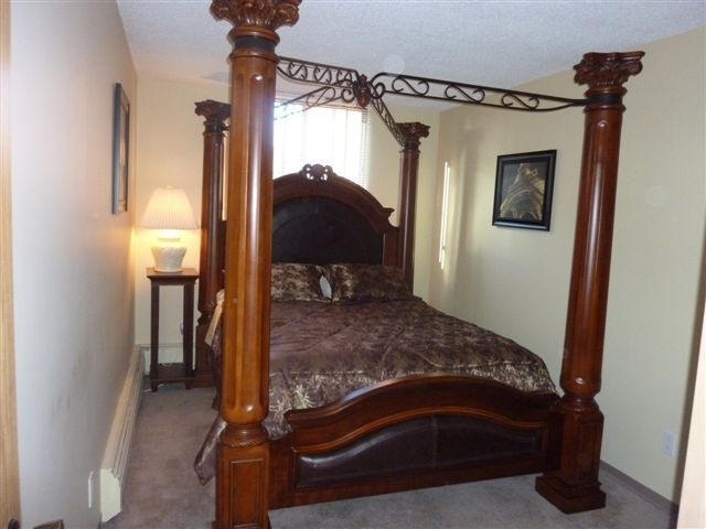 Calgary 1 bedroom Condo Unit for rent. Property photo: 74418-1