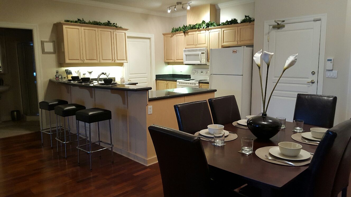 Calgary 2 bedrooms Condo Unit for rent. Property photo: 75701-1