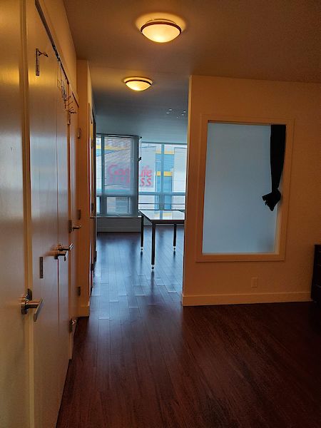 Calgary 1 bedroom Apartment for rent. Property photo: 75870-2