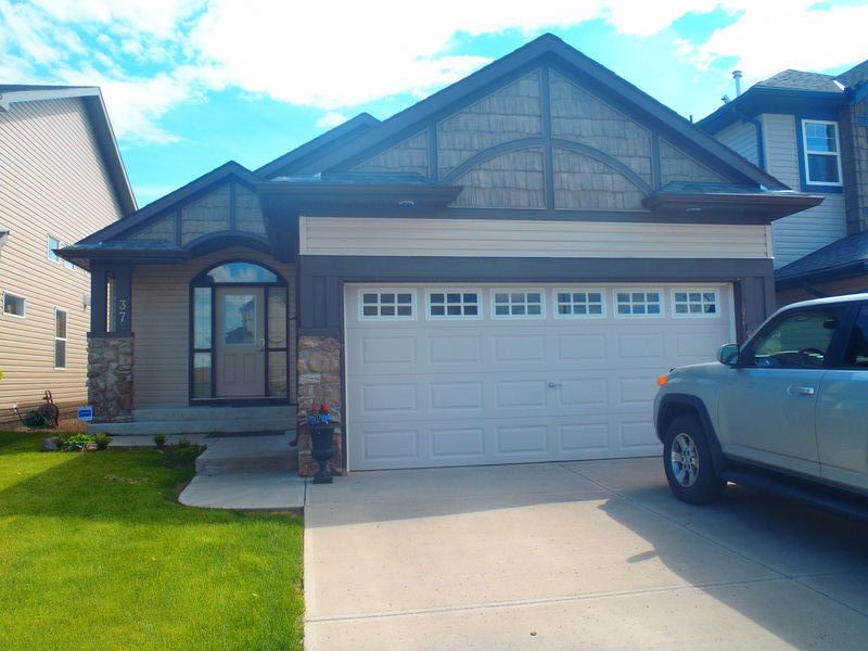 Calgary 4 bedrooms House for rent. Property photo: 79831-1