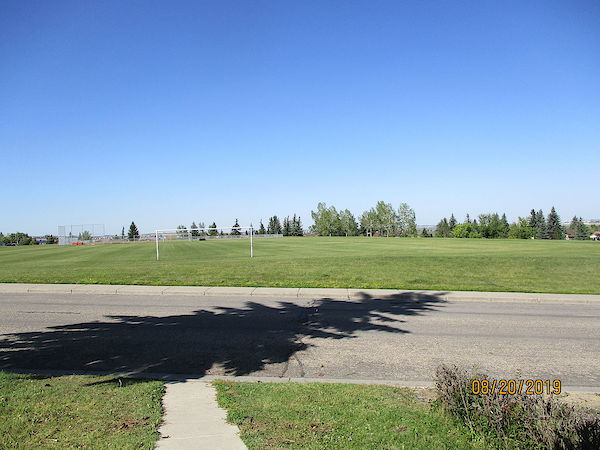 Calgary 3 + Den bedrooms House for rent. Property photo: 81251-3