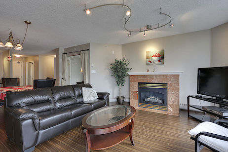 Calgary 2 + Den bedrooms Condo for rent. Property photo: 83880-2