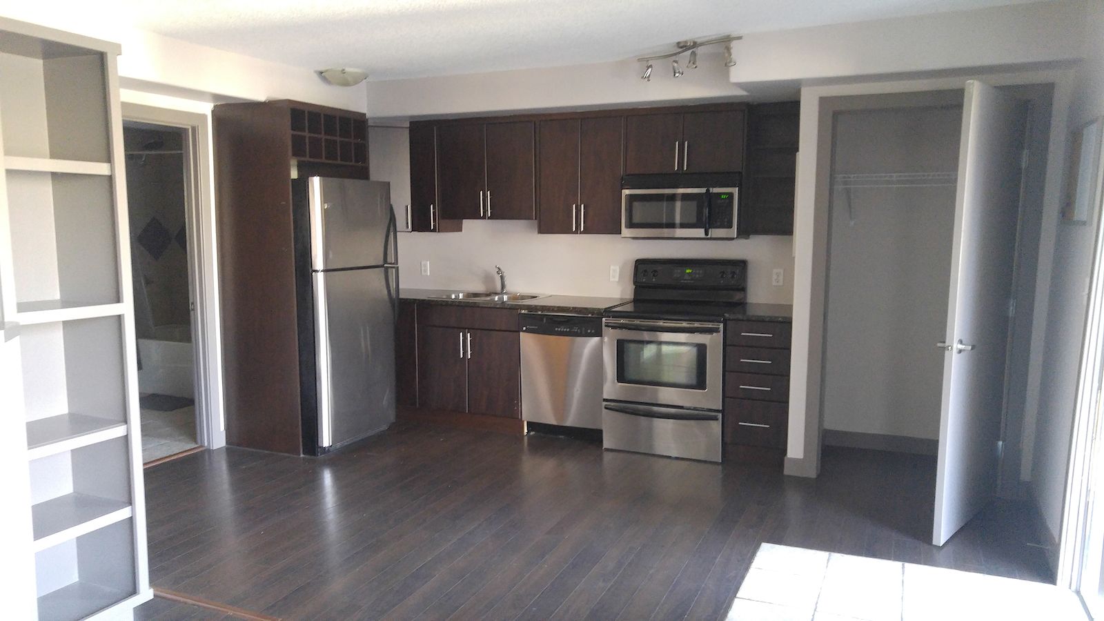Calgary 1 bedroom Condo Unit for rent. Property photo: 86491-1