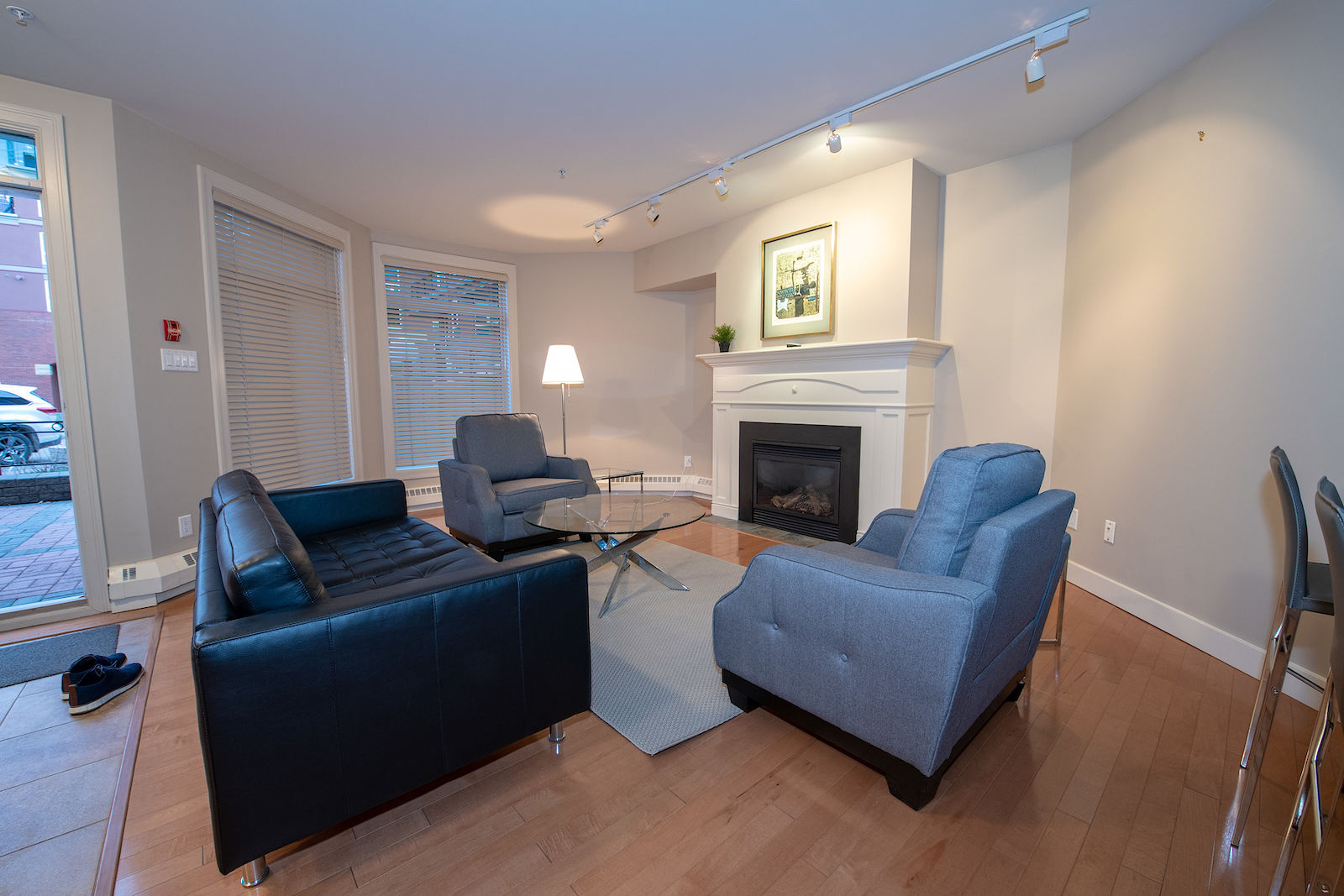 Calgary 3 bedrooms Townhouse for rent. Property photo: 88337-1