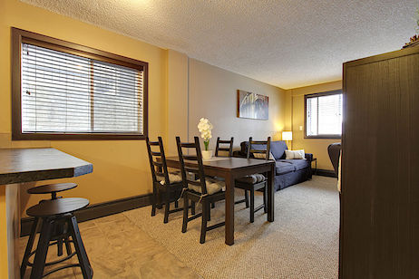 Calgary 1 bedroom Condo for rent. Property photo: 90437-3