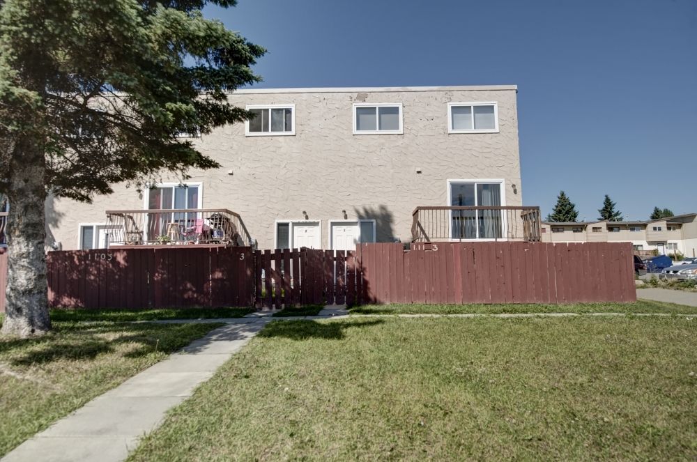 Calgary 2 bedrooms Townhouse for rent. Property photo: 90623-1