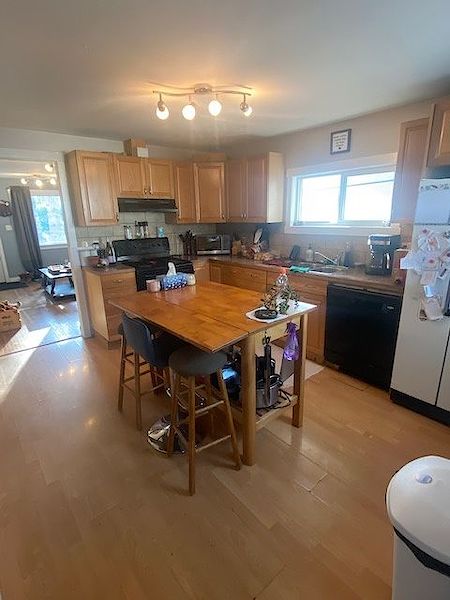 Calgary 2 bedrooms House for rent. Property photo: 90914-2
