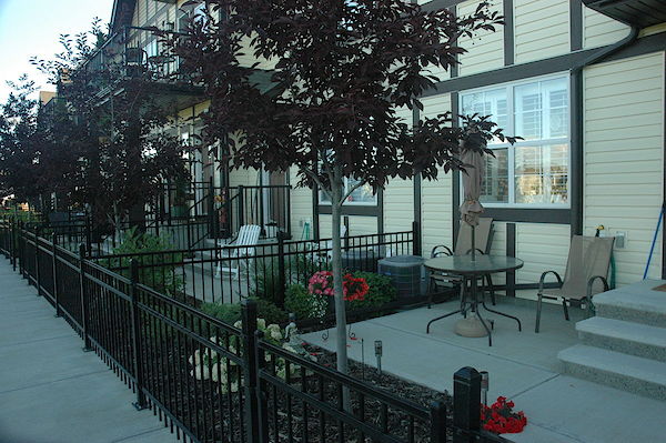 Calgary 3 bedrooms Townhouse for rent. Property photo: 92387-3